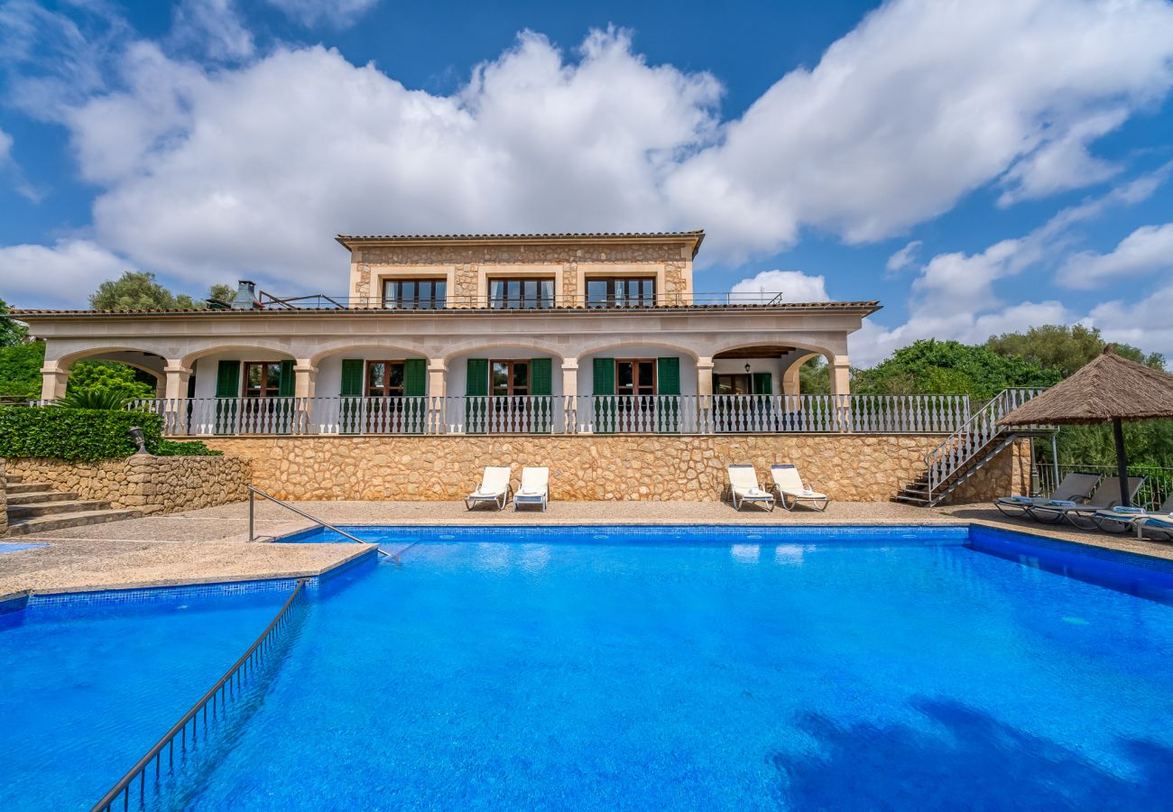 Domaine à Petra - Villa avec piscine privée et jolies vues à Sa Pleta à Majorque.