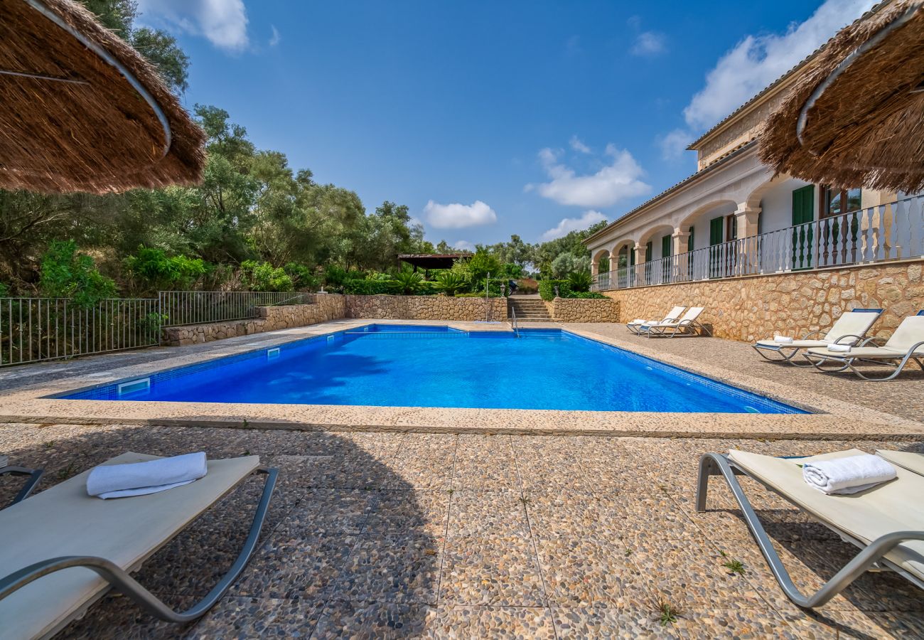 Domaine à Petra - Villa avec piscine privée et jolies vues à Sa Pleta à Majorque.