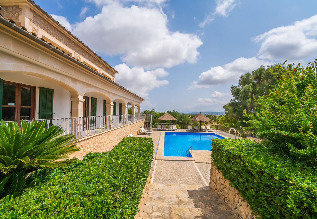 Domaine à Petra - Villa avec piscine privée et jolies vues à Sa Pleta à Majorque.