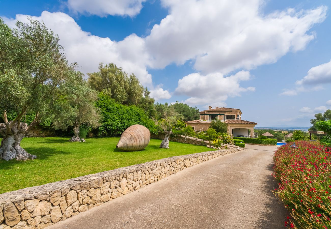 Domaine à Petra - Villa avec piscine privée et jolies vues à Sa Pleta à Majorque.