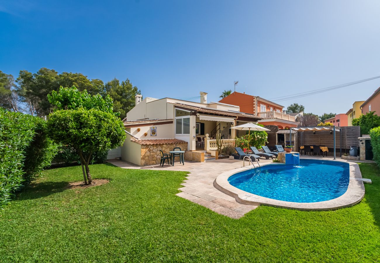 House with heated pool near the sea.