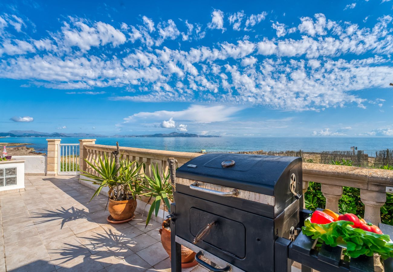 Maison avec vue spectaculaire et accès à la mer