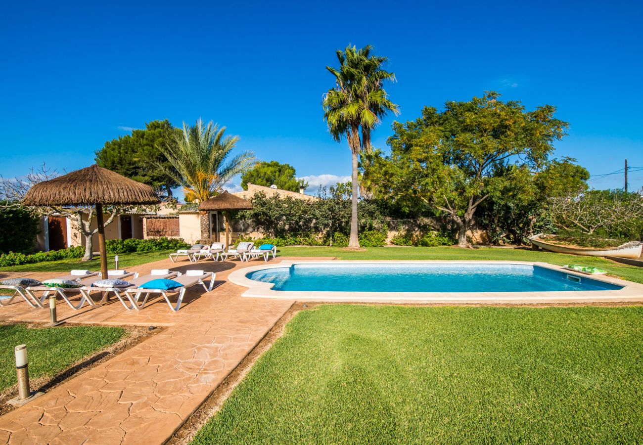 Country house in Muro - Enchanting finca Sa Pleta del Poveto with pool