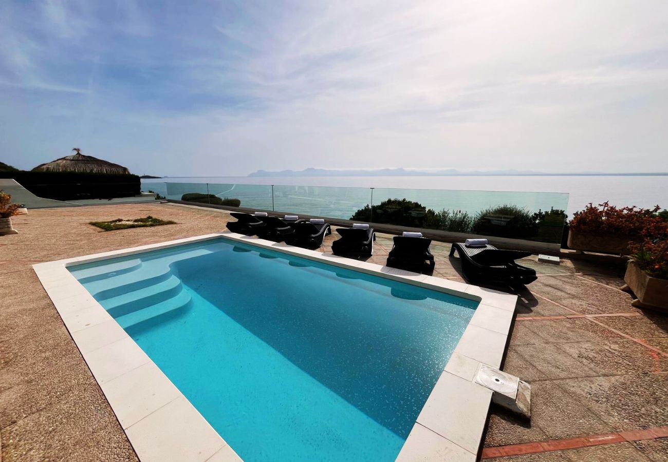 House in Alcudia - Villa Can Torrens seafront house in Alcudia